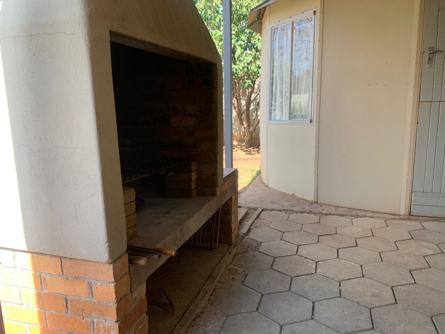 To Let 3 Bedroom Property for Rent in Waverley Free State